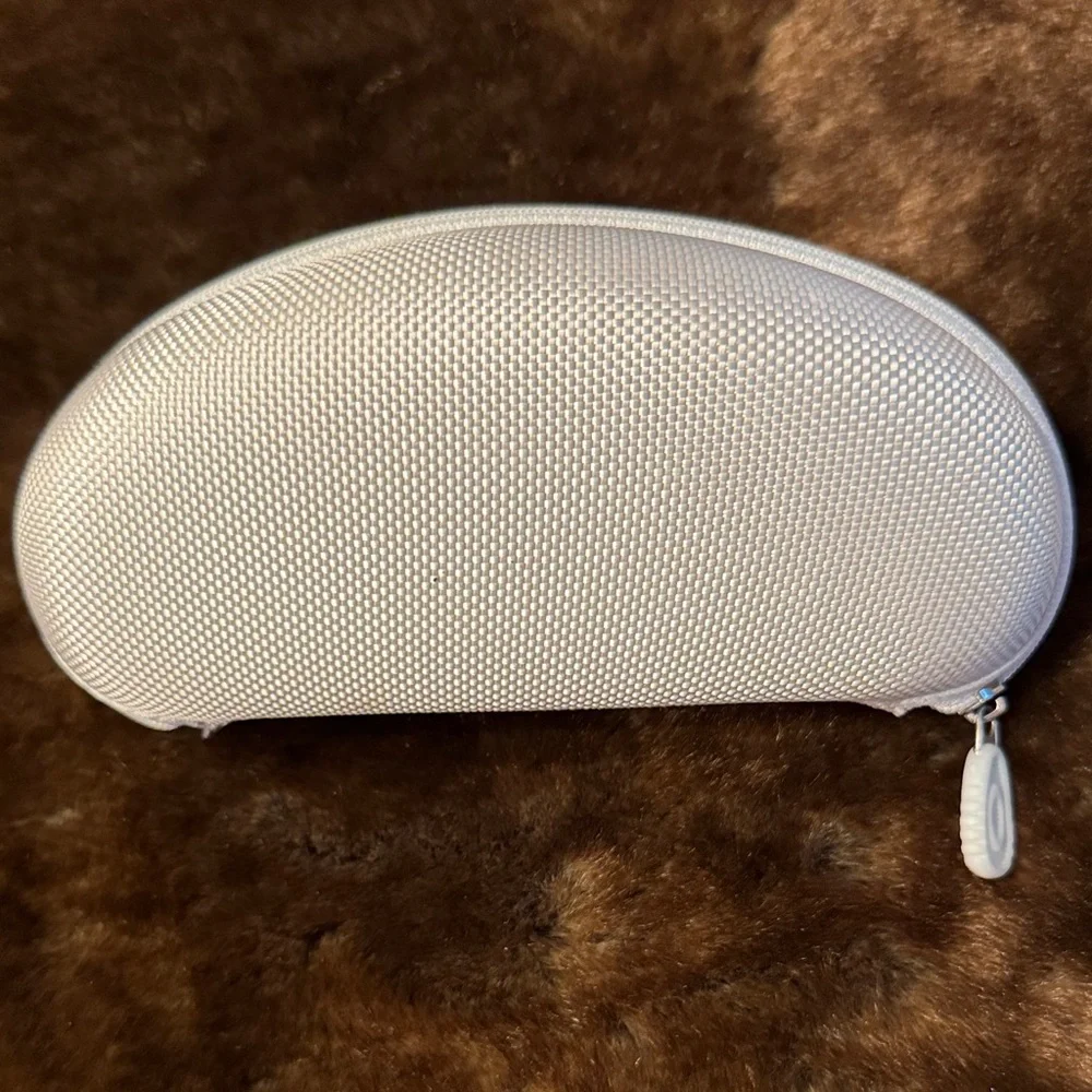 Oakley Textured White Hard Case for Sunglasses - EUC